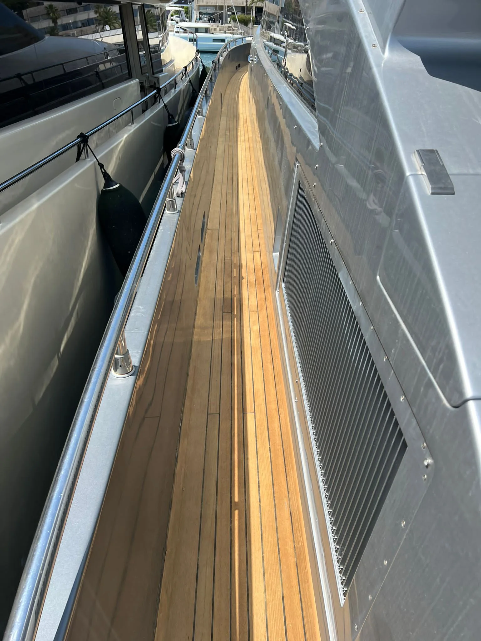 AB 92 teak deck: side deck, port